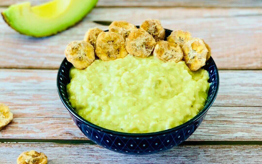 Hirse Porridge mit Avocado Bananen Mus