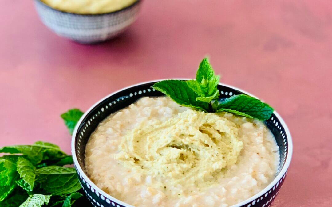 Hafer Porridge mit Minzhummus