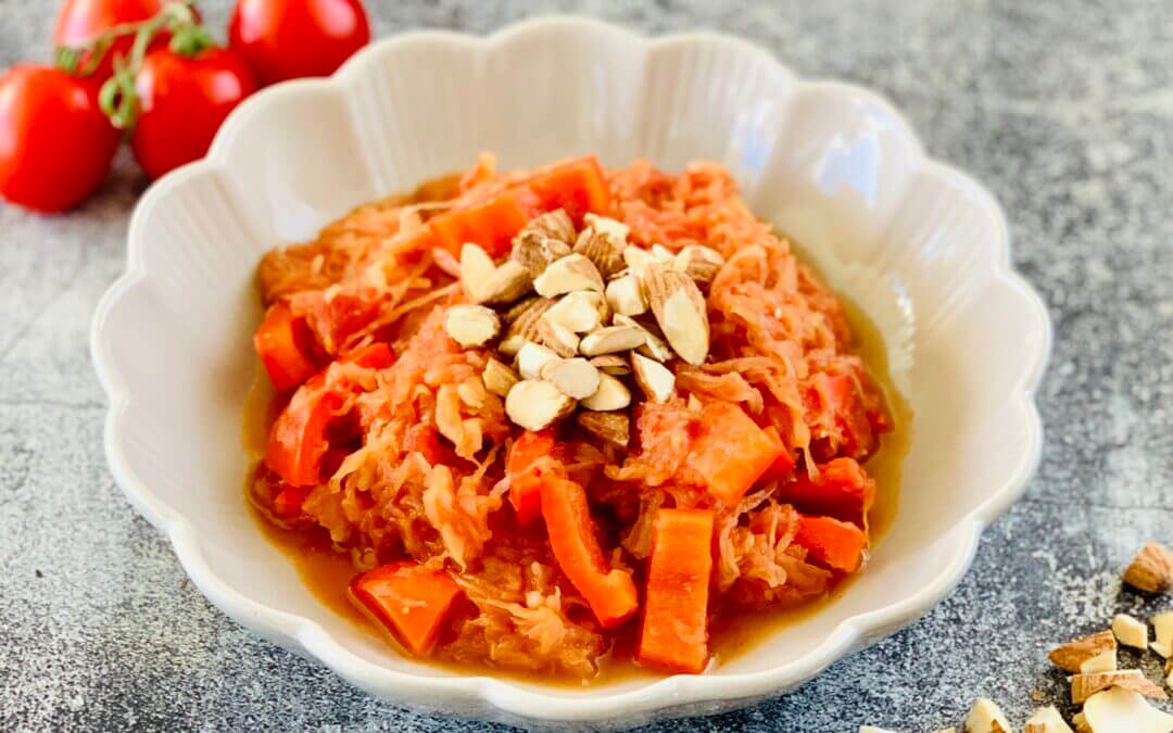 Paprika Tomaten Sauerkraut mit Rauchmandeln