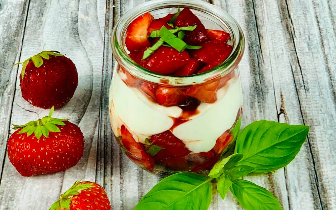 Balsamico Basilikum Erdbeeren mit Quark
