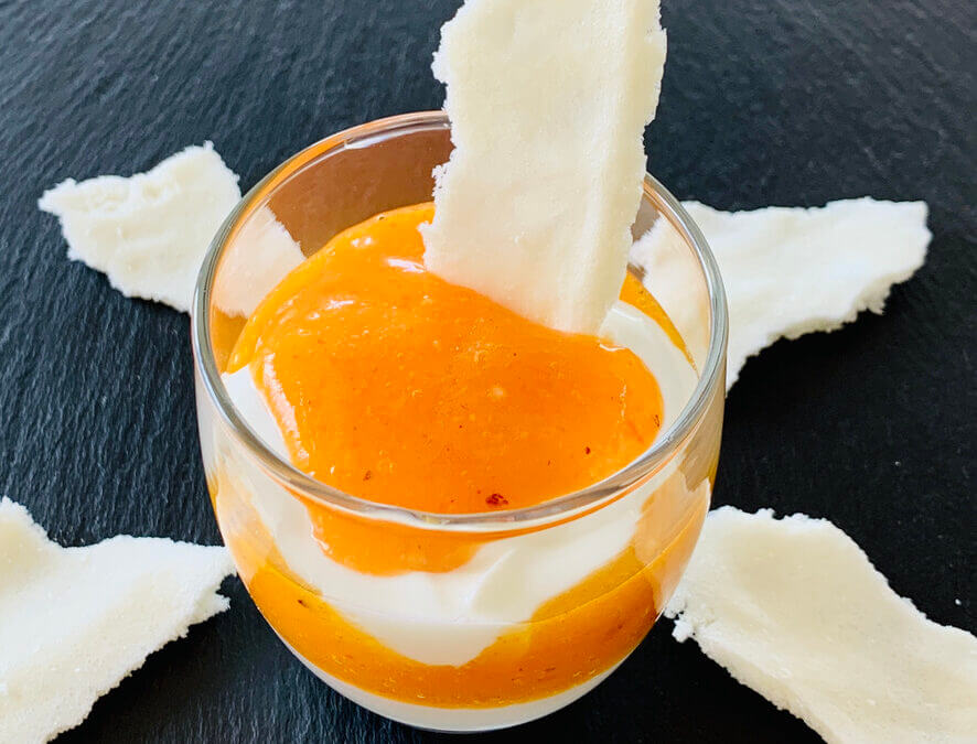 Kaki Joghurt Trifle mit getrocknetem Joghurt