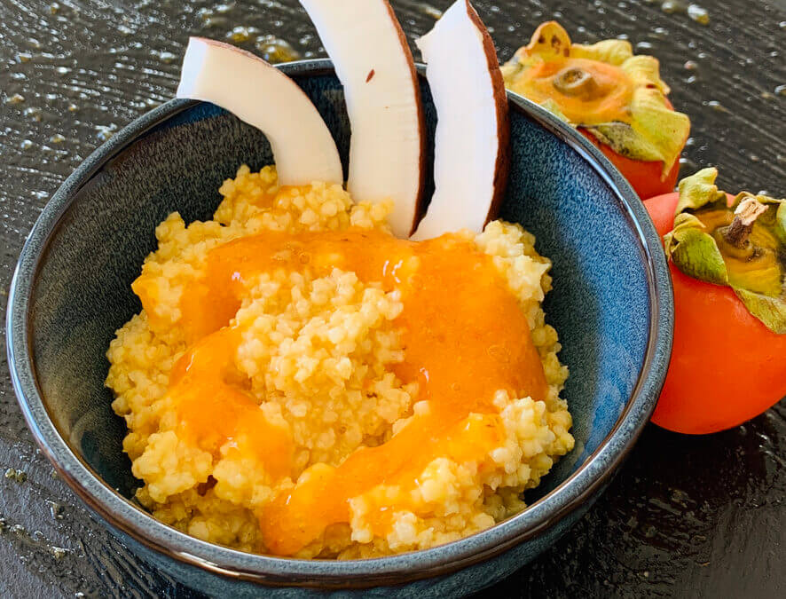 Natürlich süsses Hirse Kaki Porridge