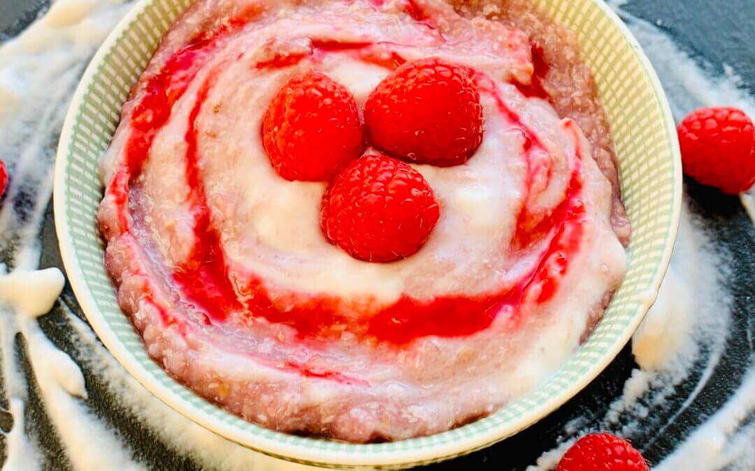 Cremiges Teff Himbeer Kokos Porridge