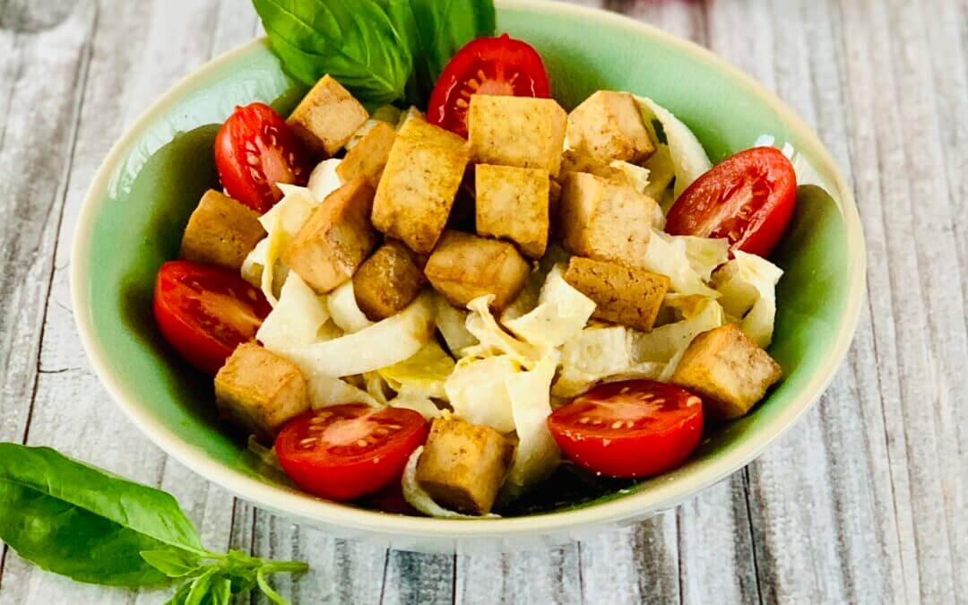 Chicorée Salat mit gebratenem Tofu