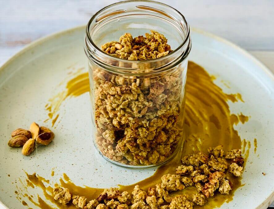 Zuckerfreies Sonnenblumenkernen Knuspermüsli mit Pistazienmus