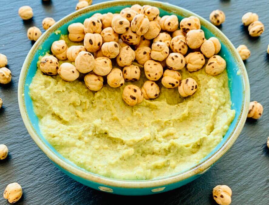 Avocado Blumenkohl Kaltschale mit Kichererbsen