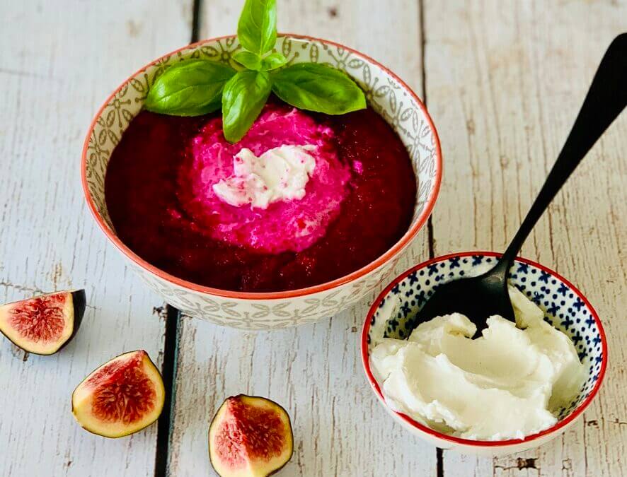 Rote Beete Polenta mit Ziegenfrischkäse