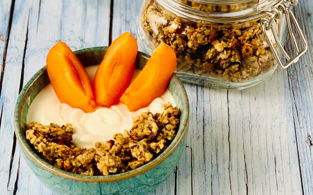 Homemade Knuspermüsli Kaltschale