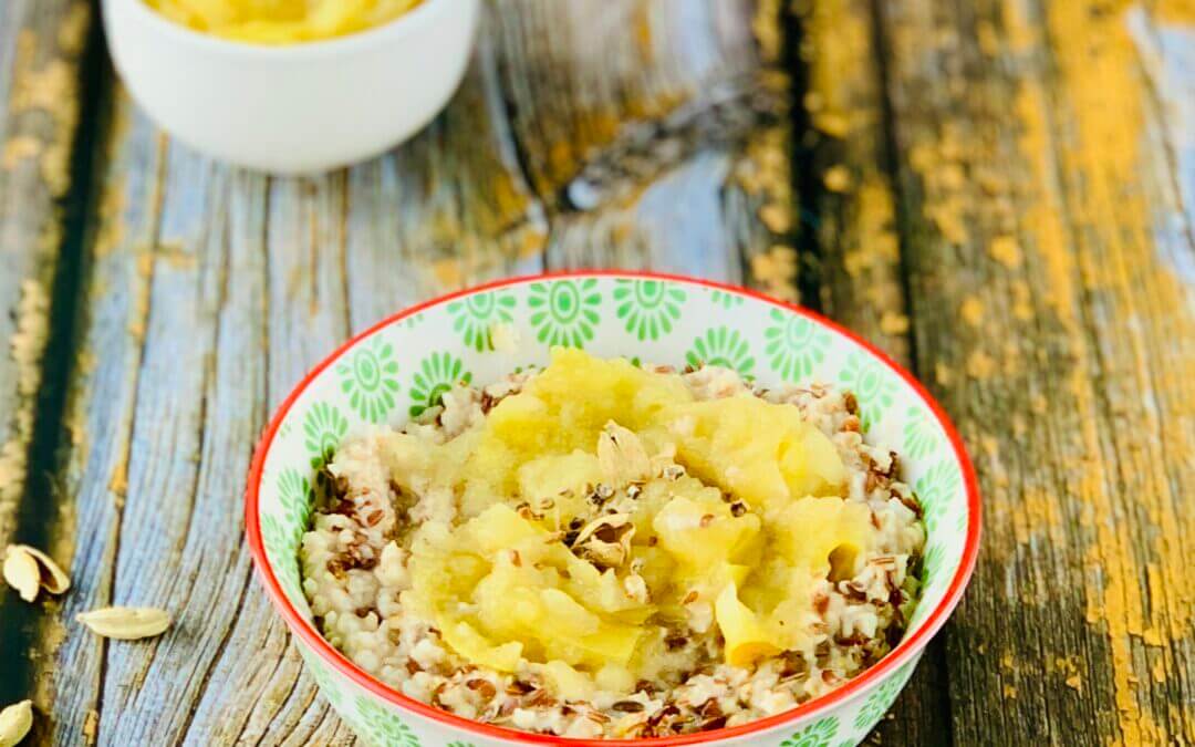 Apfelmus Porridge mit Kardamom