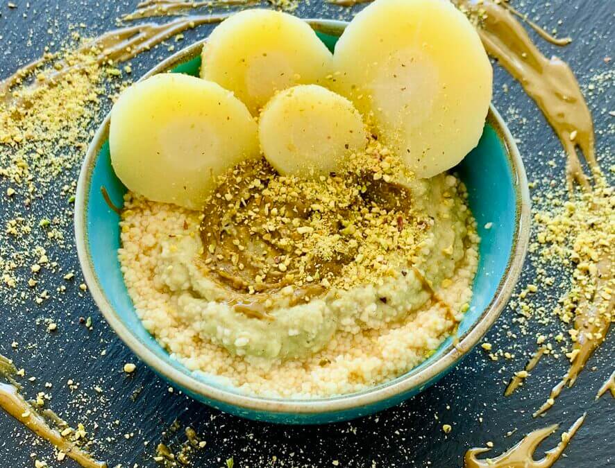 Avocado Kichererbsen Couscous mit Pastinaken-Pistazien Hummus