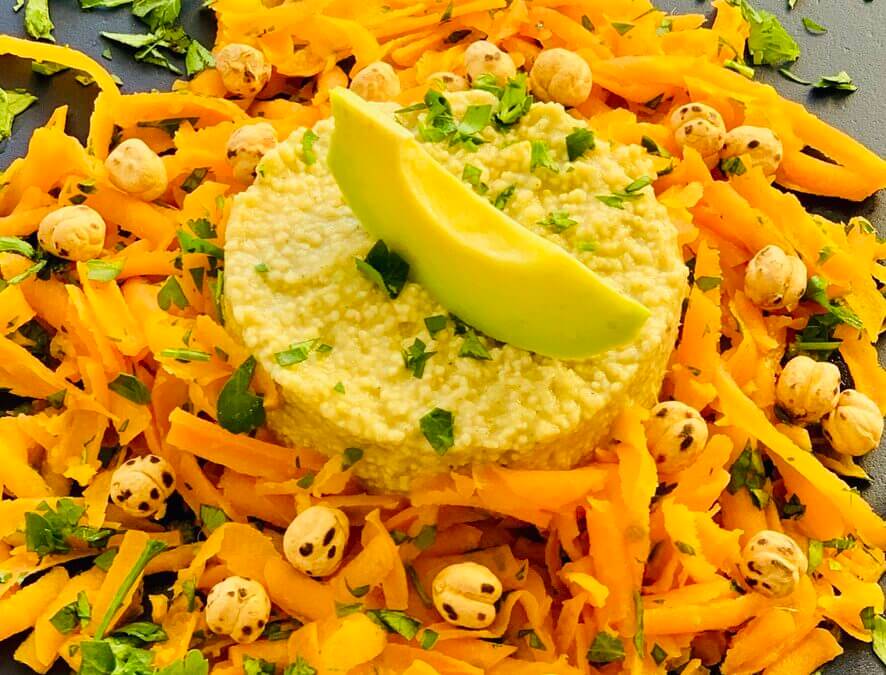 Ingwer Karotten mit Avocado Kichererbsen Couscous