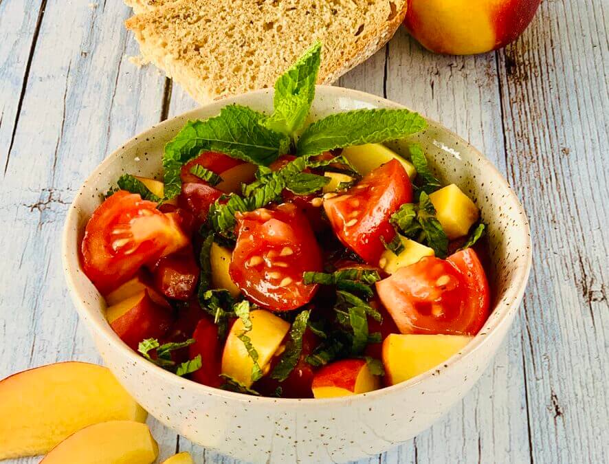 Tomaten Nektarinen Salat mit Minze