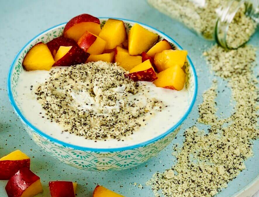 Cashew Mohn Kaltschale mit Nektarinen
