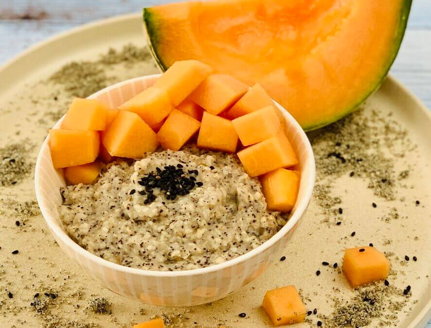 Black Sesam Cashew Porridge mit Melone